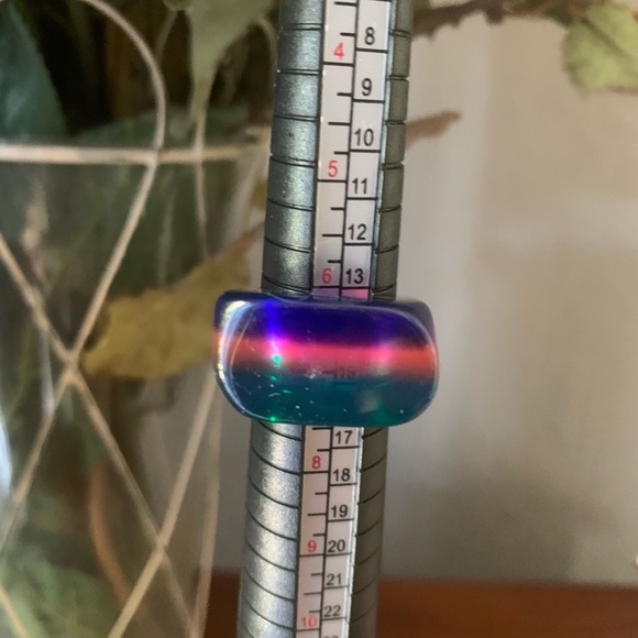 Vintage lucite mod ring! - Picture 3 of 4